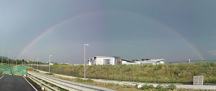 arcobaleno sopra ospedale di bergamo